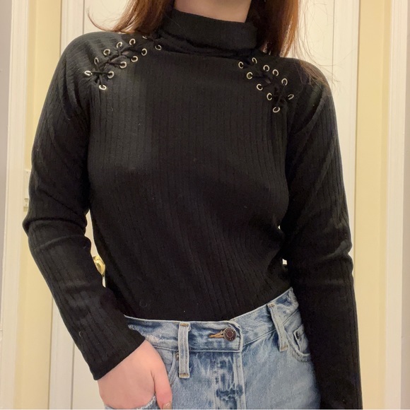 Ribbed Lace Up Long Sleeve Turtleneck - Picture 7 of 7